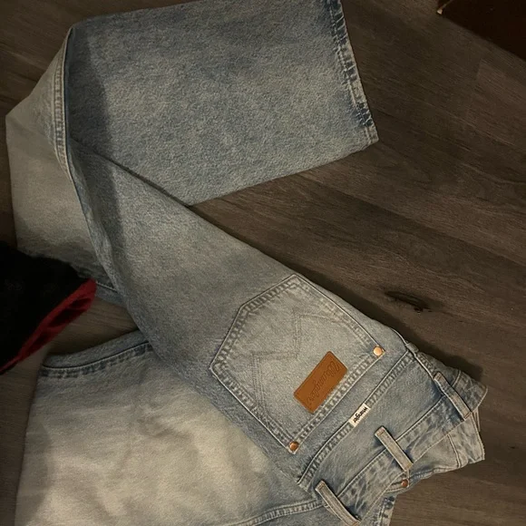 Wrangler Light Blue Women's Straight-Leg Jeans - Picture 8 of 8